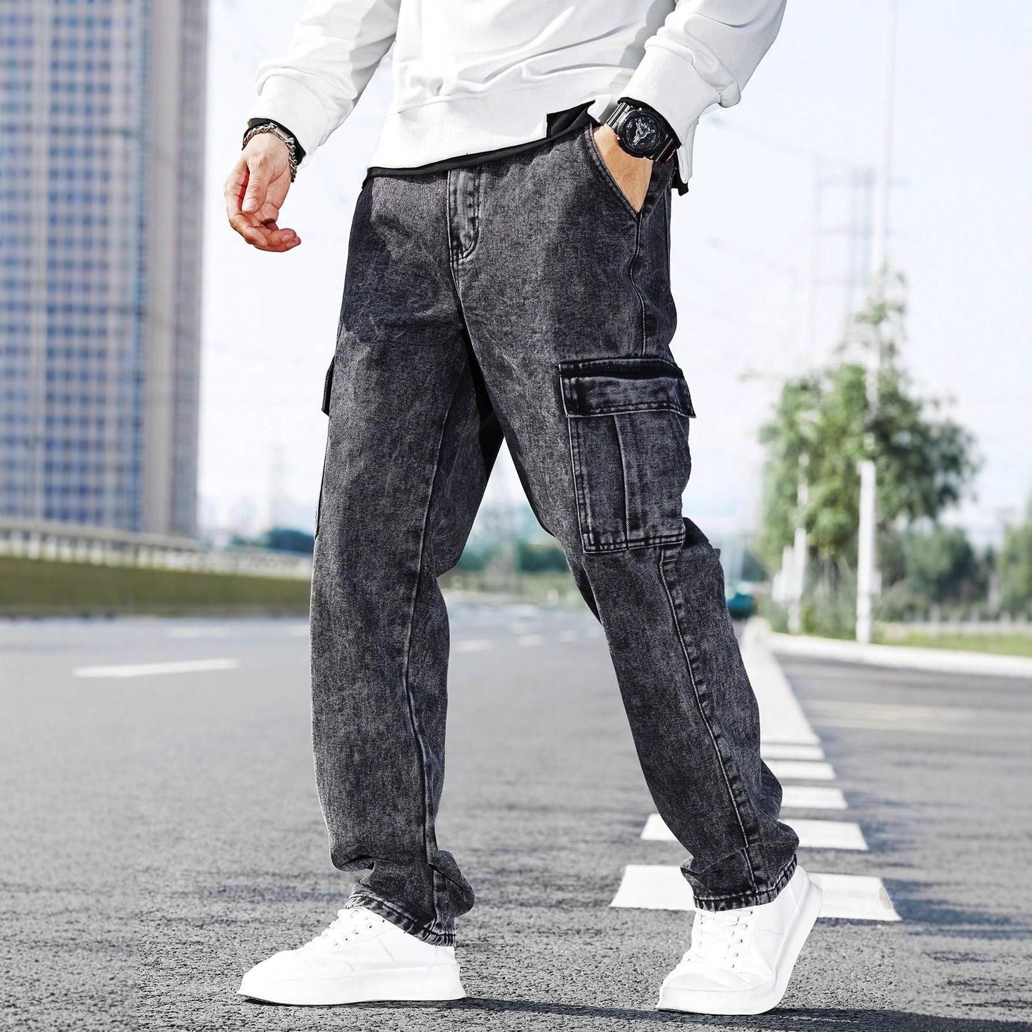 Men’s Loose-Fit Multi-Pocket Denim Jeans – Fashionable Street-Style Workwear